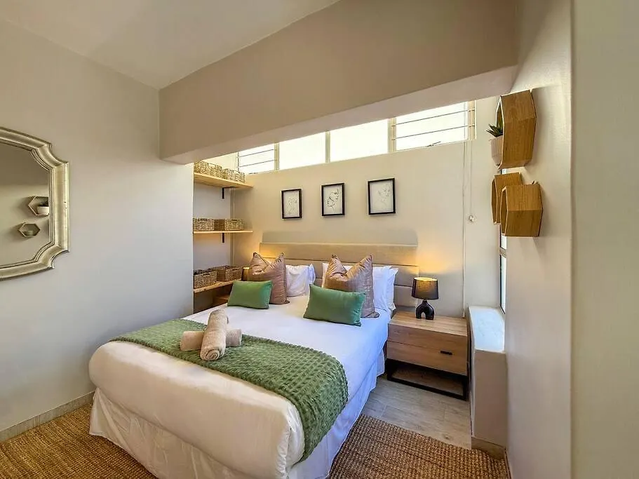 Luxury In Greenpoint Main Rd Cape Town