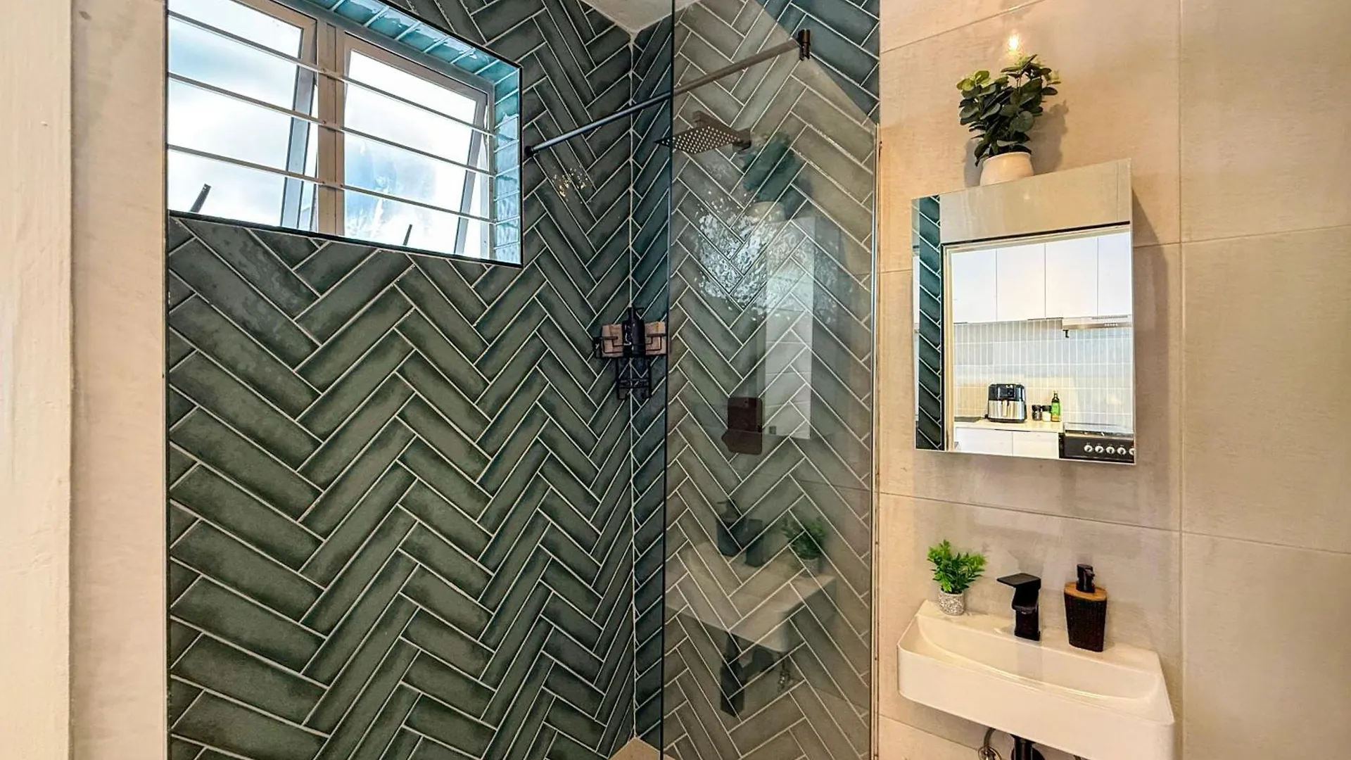 Luxury In Greenpoint Main Rd Cape Town Apartment